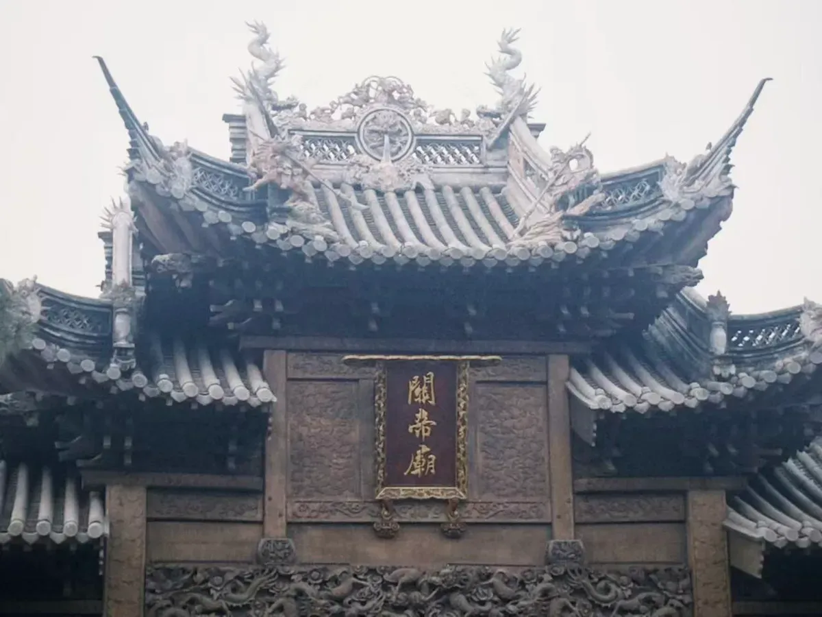 濮院古镇，商业化比较好的一个古镇，这个季节观赏千年银杏不太妙呀哈哈哈。